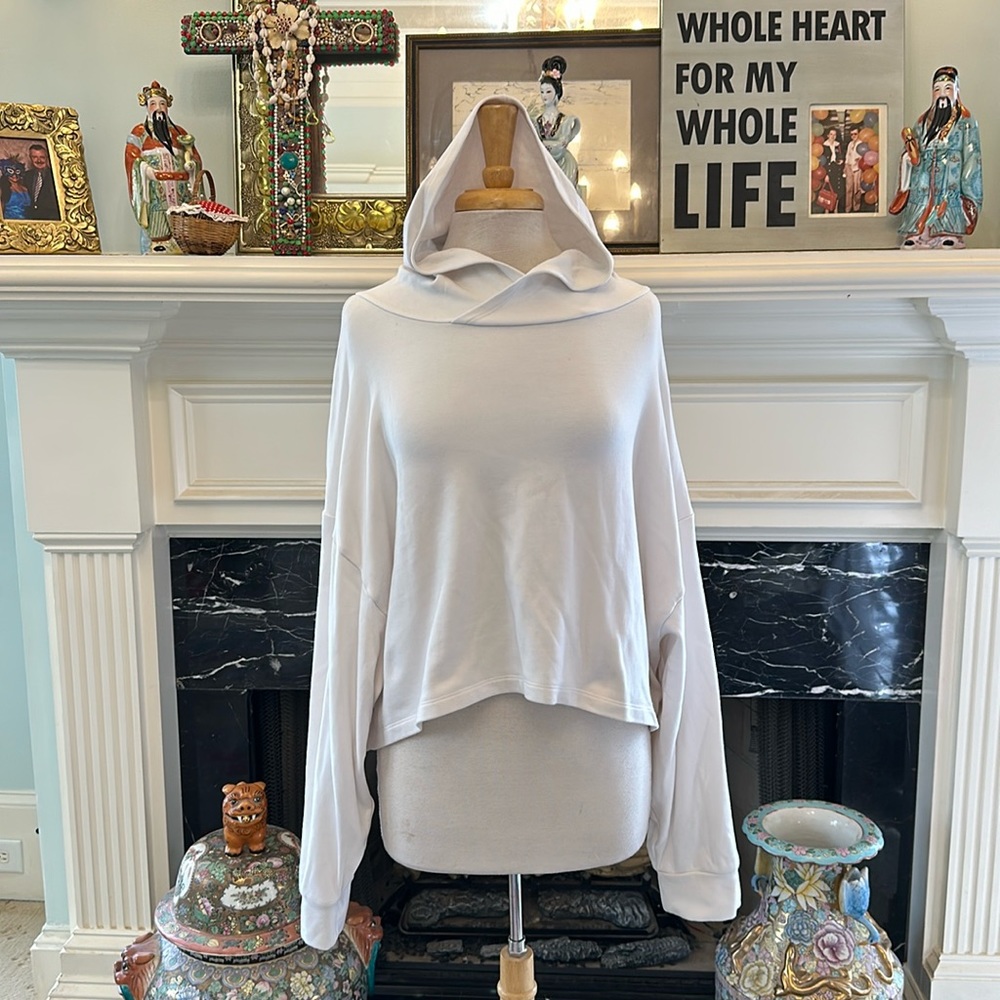 “Guru Active” white hooded sweatshirt